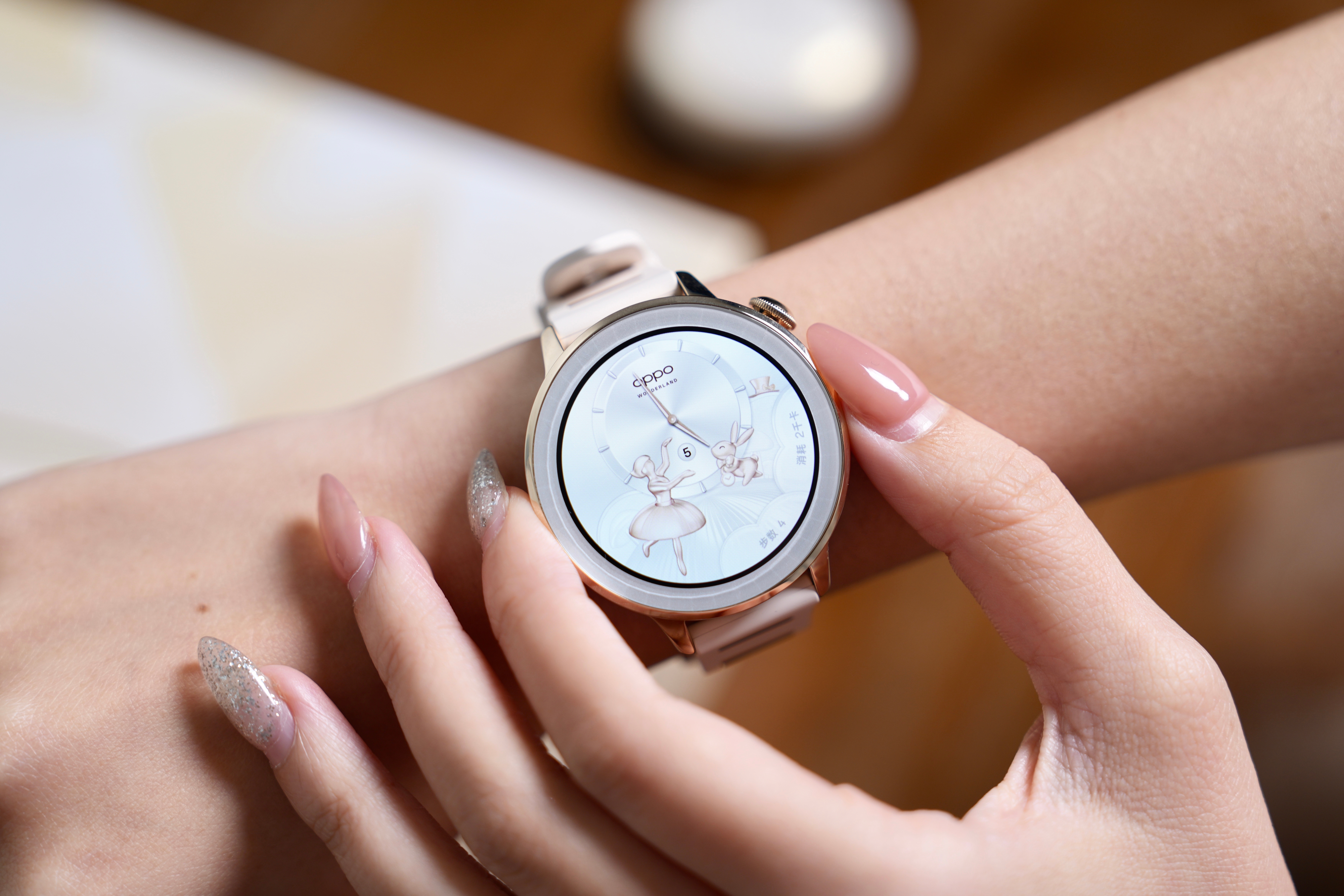 OPPO & FENTY BEAUTY联名礼盒 开箱礼盒有诺贝尔耳夹耳机、coc