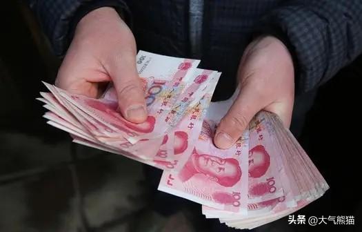 今年这个年过的太高兴了，借出去的8000块钱终于又回来了，五年的时间，每年过年都