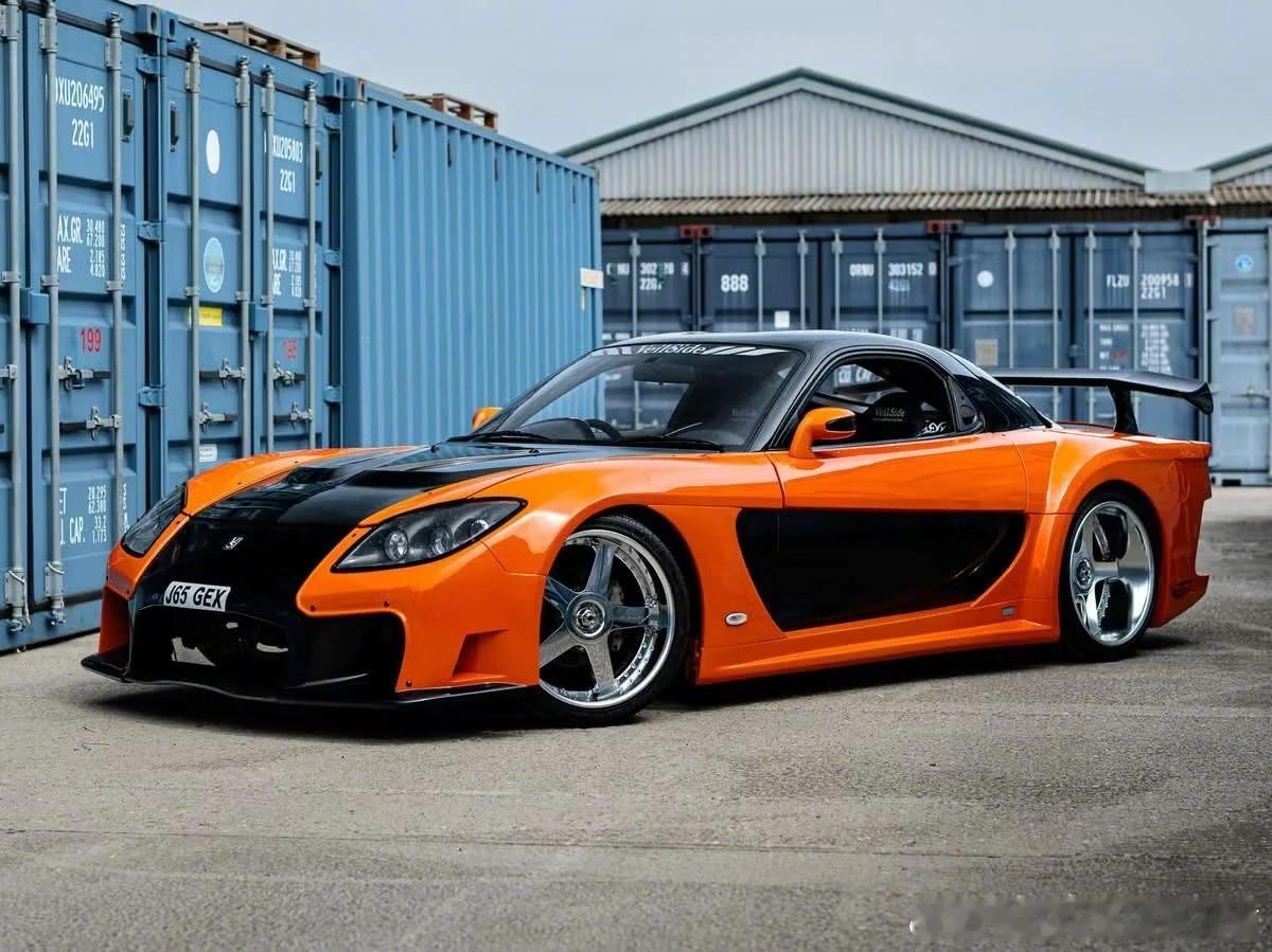 这辆明星RX-7以超百万刀售出，你觉得值吗？ ​​​