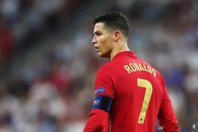 重磅官宣！C罗再战一年！20年绿茵传奇继续⚽传奇不停！41岁C罗正式确认再战足坛