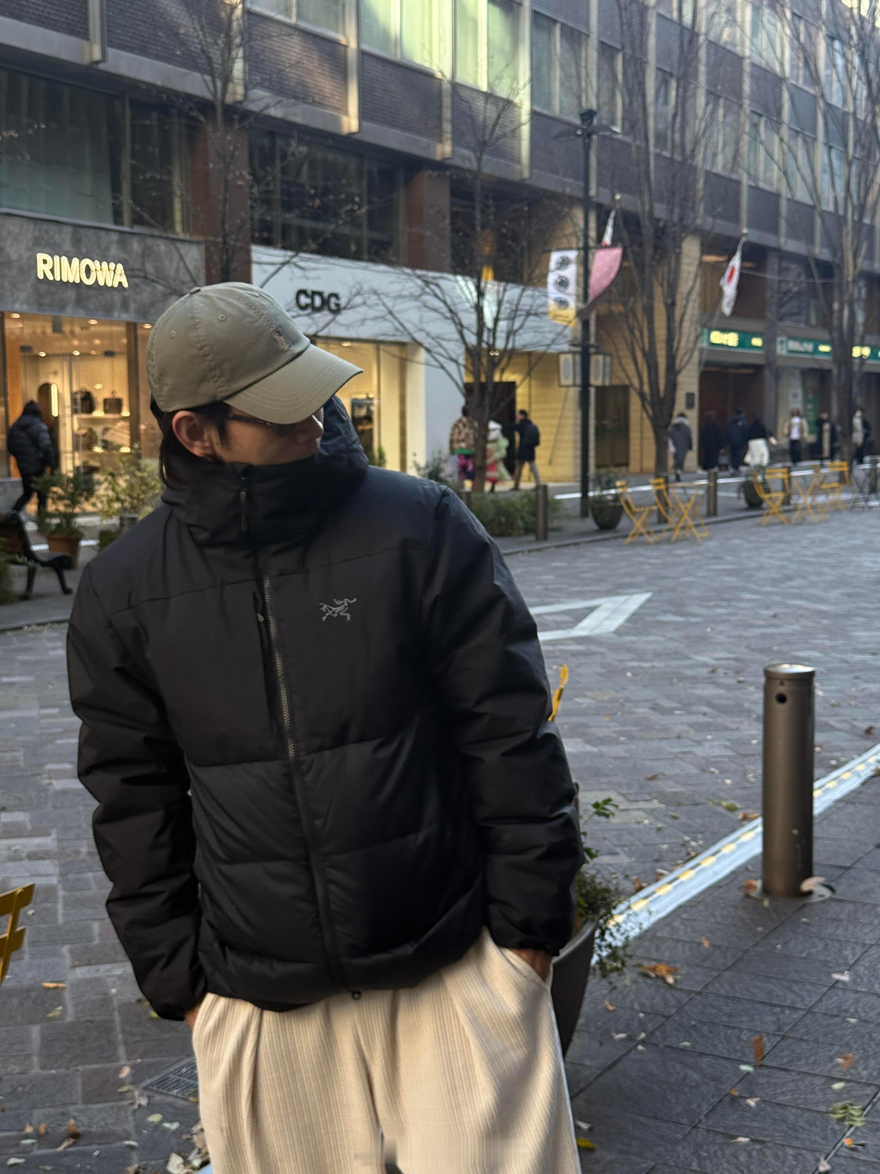 本鸟人又来了🫡这次捕到了的一件羽绒服暖 轻 哈哈哈哈开心的做了好几个下腰回头有