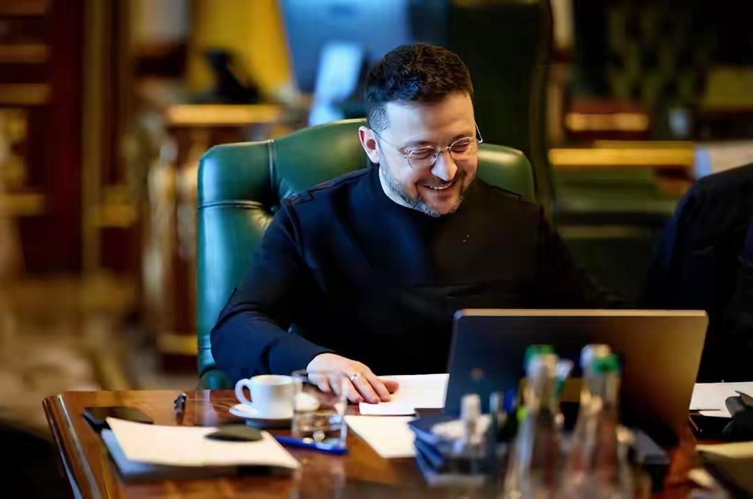 特朗普的求援信号，发到乌克兰，泽连斯基同意对付伊朗