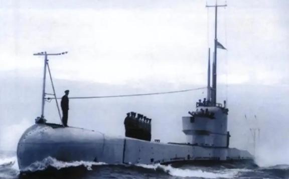1972年，我国在威海卫海域打捞出一艘潜艇，拆解下908吨钢材，然而，英国首相却