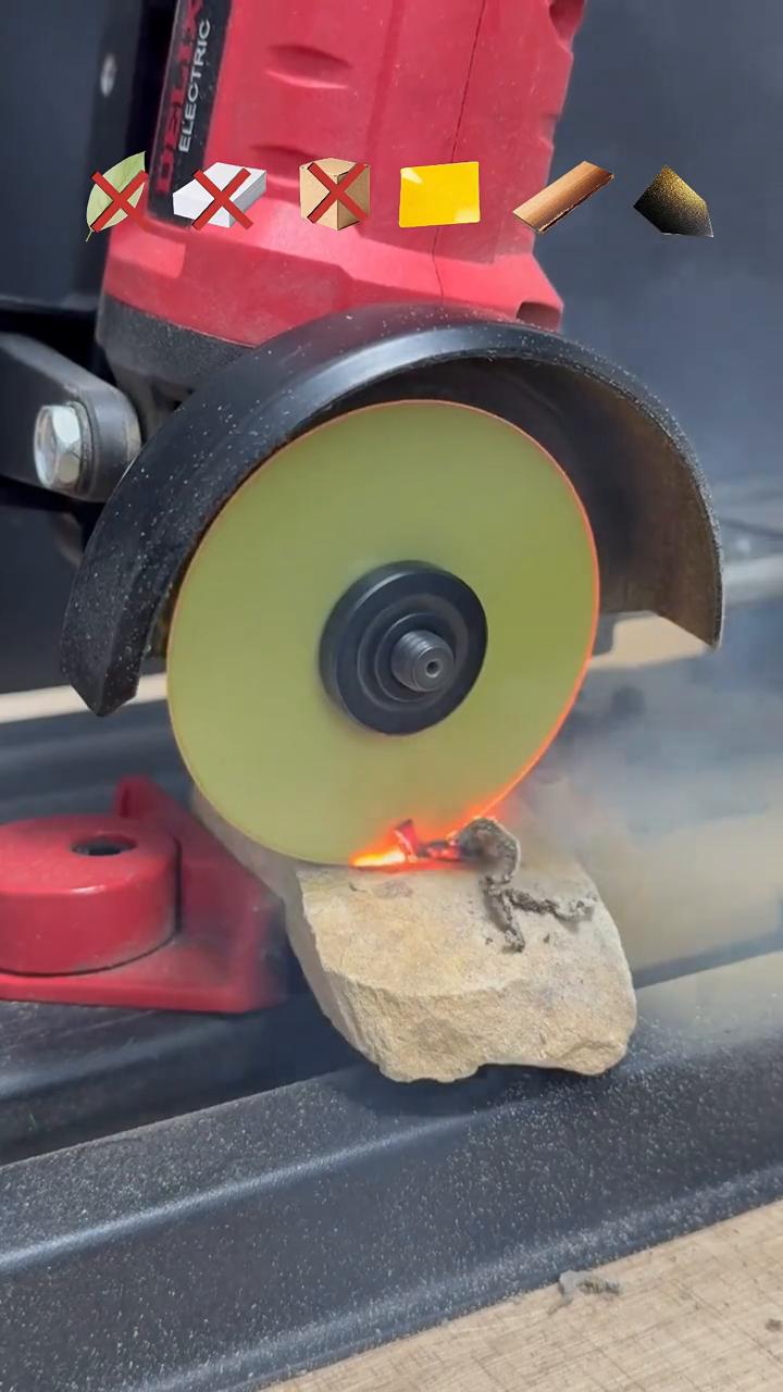 树叶，A4纸，牛皮纸，塑料片，木片，金刚砂。