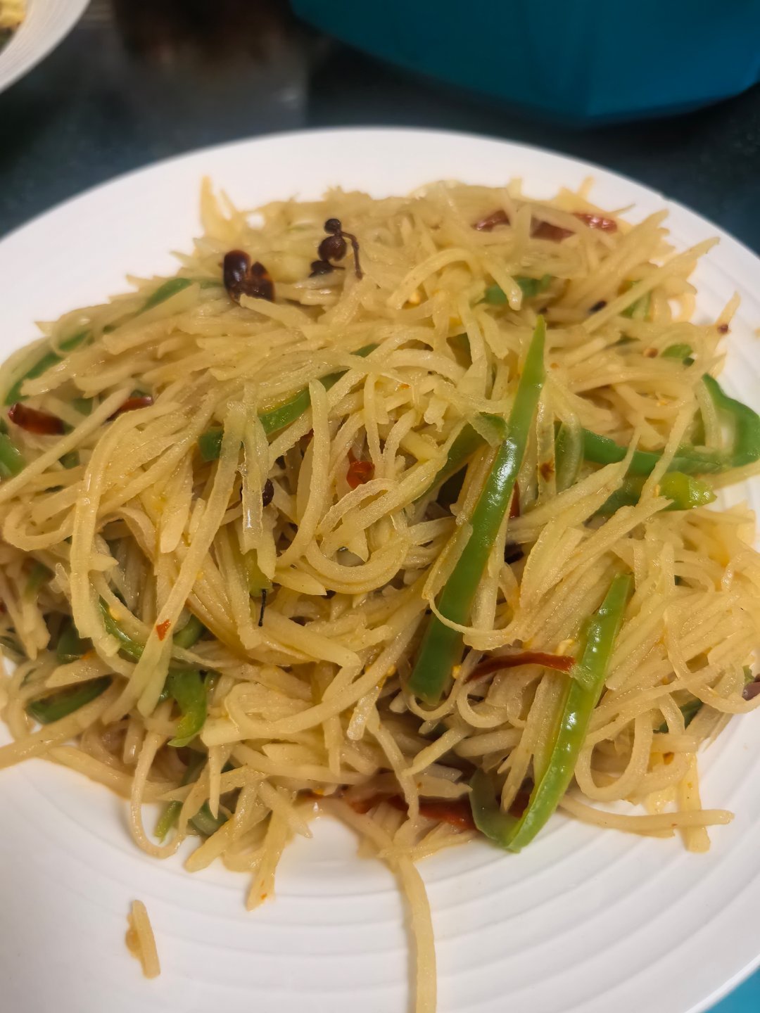 不是说饭有多好吃，酒有多好喝，而是看和谁一起吃一起喝。 ​​​