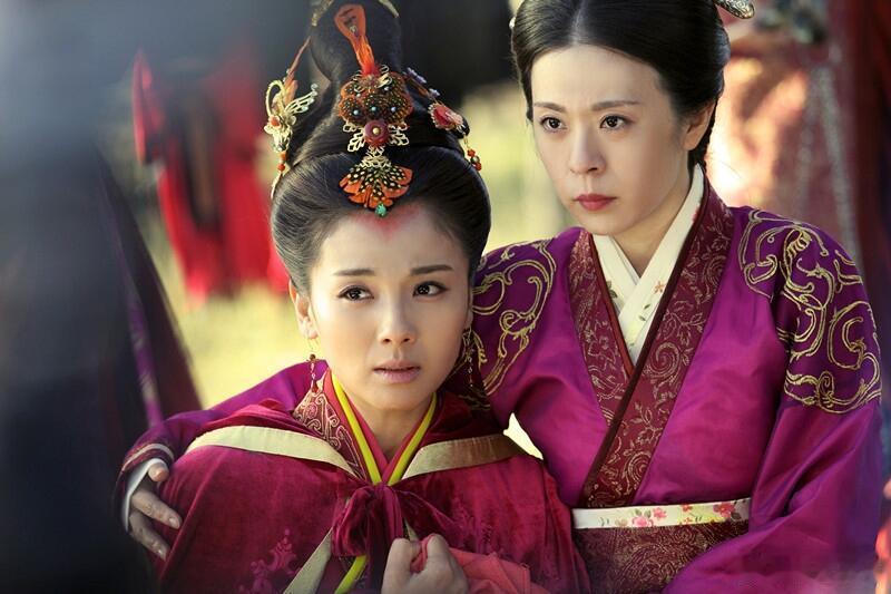 宝子们，追《芈月传》被刘涛演的芈姝狠狠震撼到！她从天真烂漫的楚国嫡公主，沦为满心