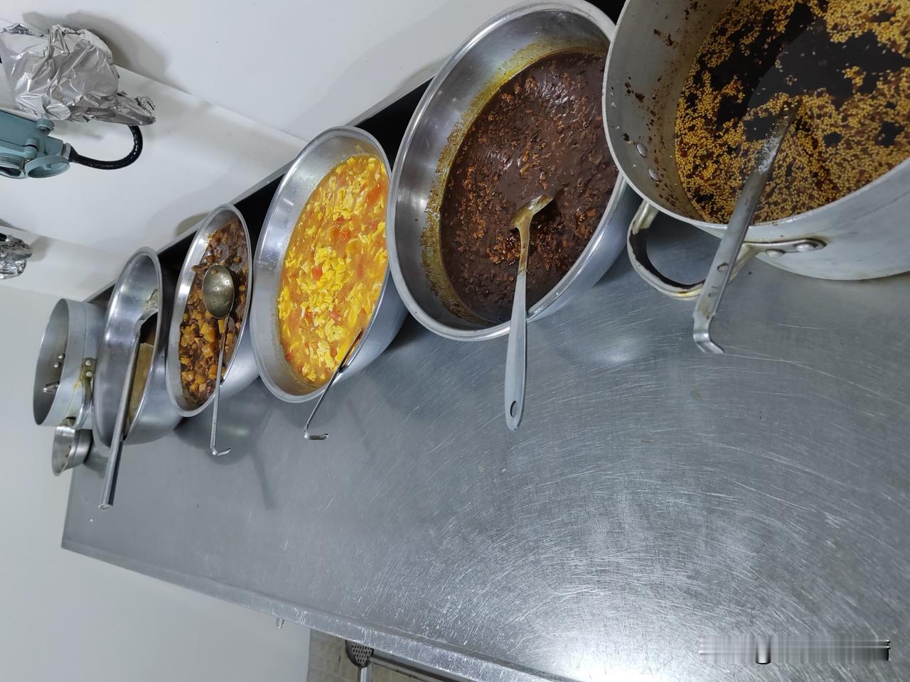 今天又是周末了，我寻思着吃点什么？上周末吃的鲅鱼饺子，领导说，在码头上卸货，聚餐