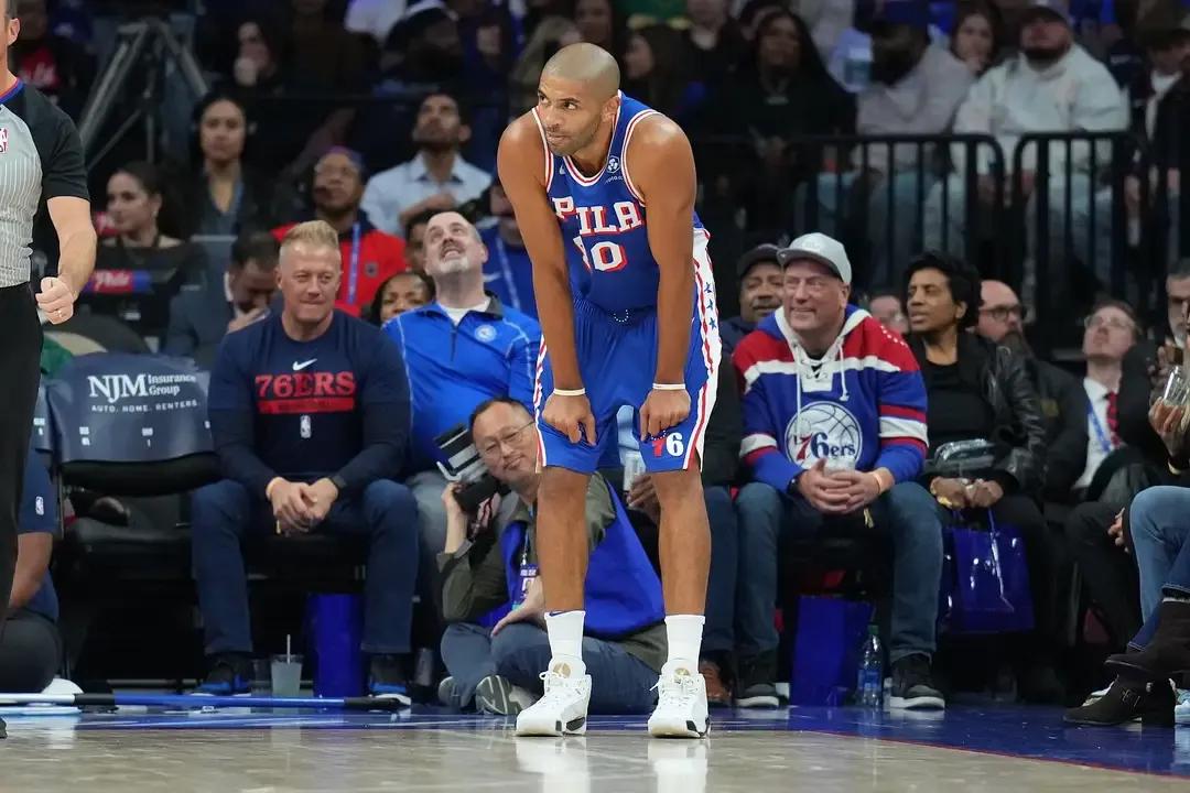 季后赛的巴图姆太香了，得到20分，76人要感谢快船送来的锋线。
第一，76人险胜