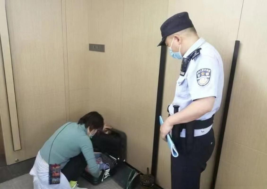 旅客张女士乘航班落地杭州后，发现价值百万的手表遗失，苦寻6天无果后向机场派出所求