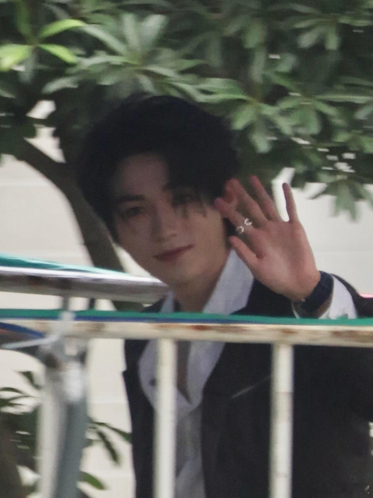 这个戒指太他妈色了 