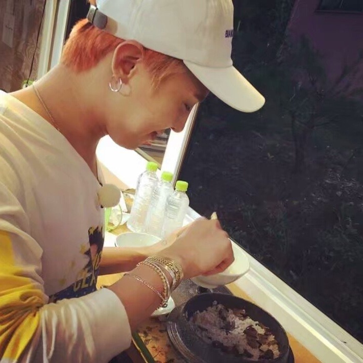 小哥哥我想和你一起吃饭crlogo 