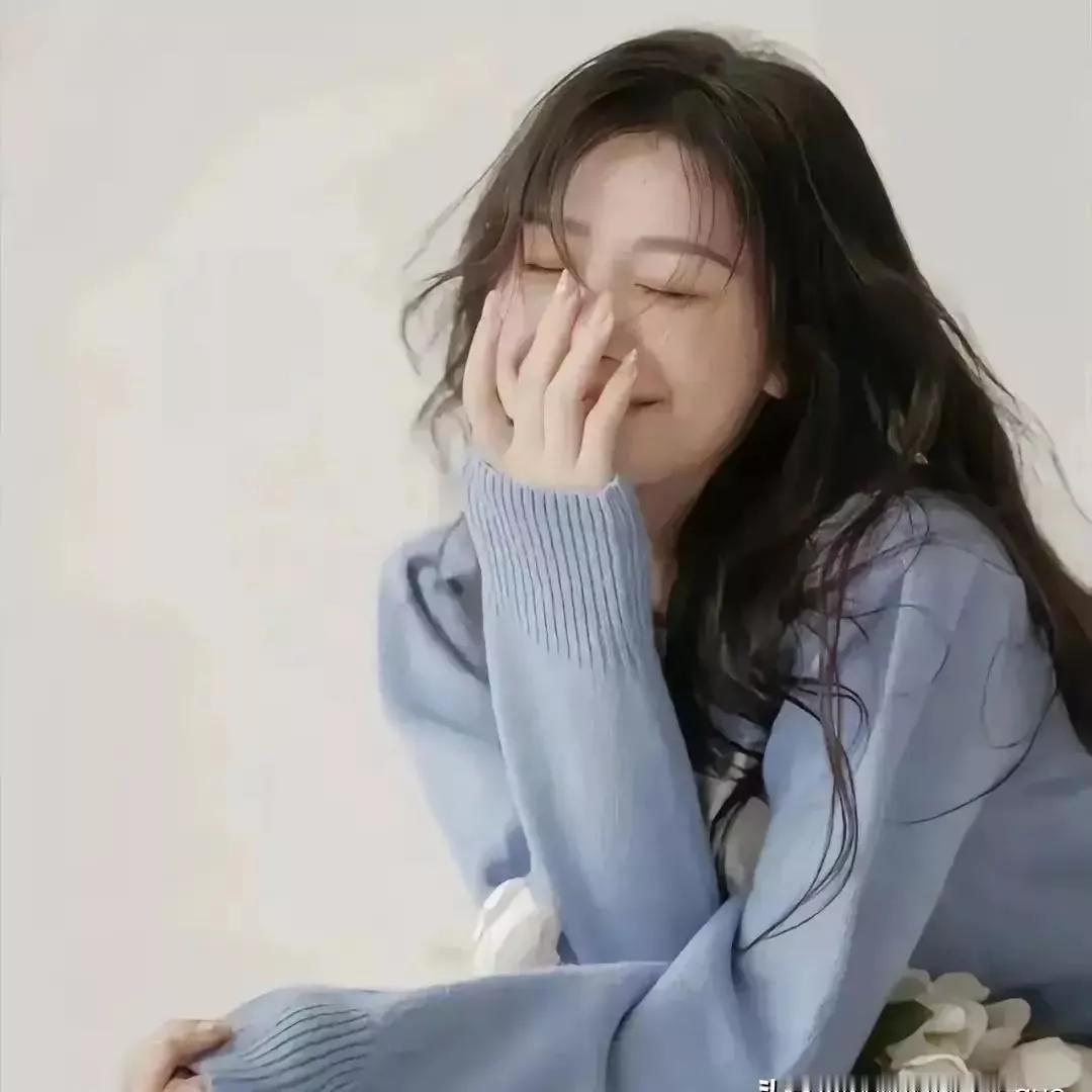 哭到崩溃的瞬间，眼泪还是忍不住流了下来瞬间崩溃的心 人生崩溃瞬间 委屈了会哭 眼