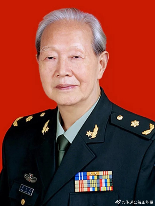 程天民是江苏宜兴人，毕业于第六军医大学，先是留校任教，我国原子弹爆炸后，他请求参