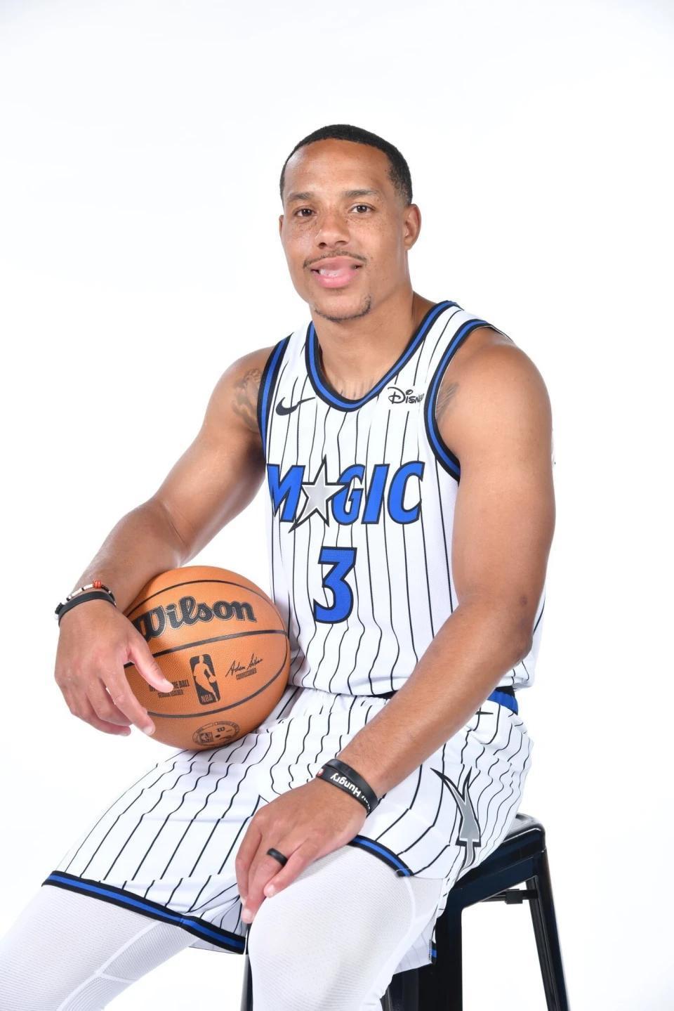 贝恩才是魔术现在的建队核心

魔术险胜快船，快船外线防守完全限制不住贝恩，尤其是