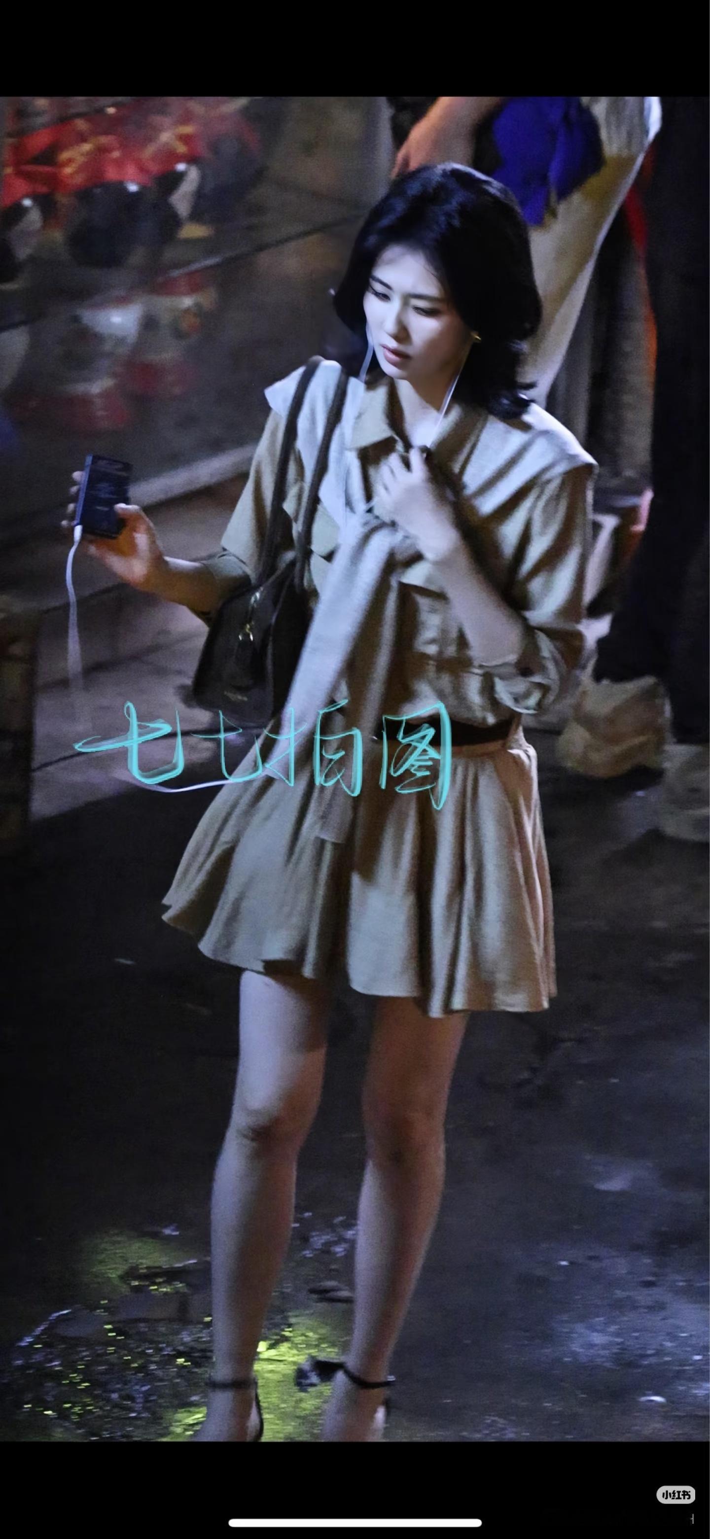 居然是短裙短裙高跟鞋