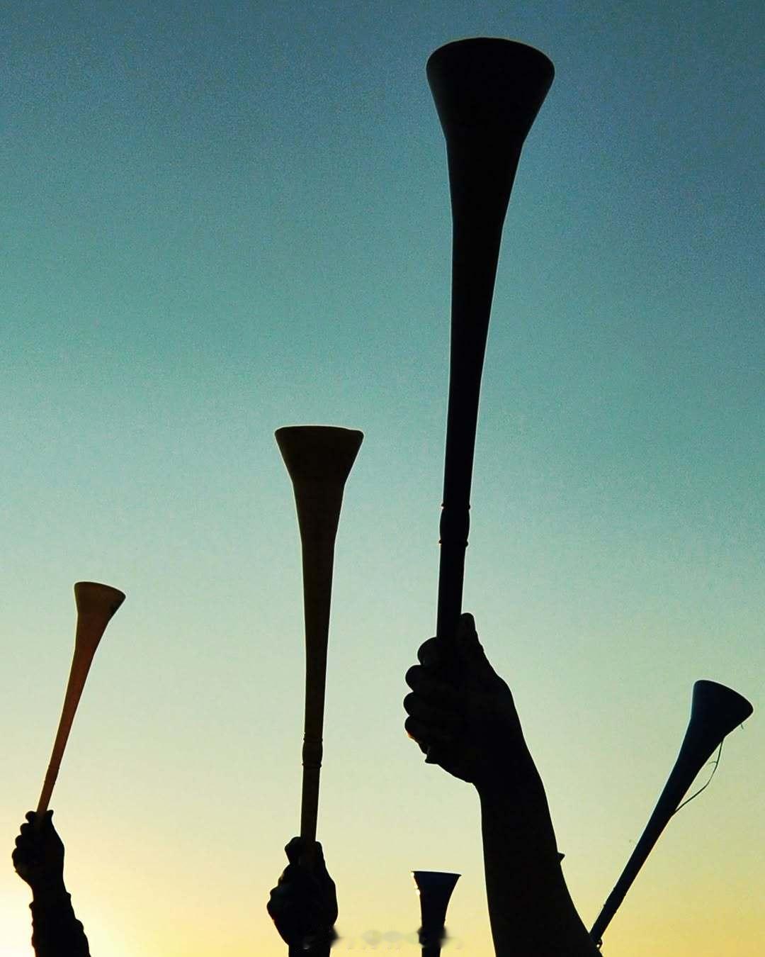 Woke up thinking about vuvuzelas.🇿🇦  c