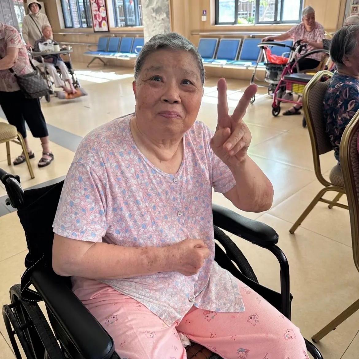万般无奈才送妈去养老院，真不是我不孝
 
终于把母亲送进养护院，心里五味杂陈。