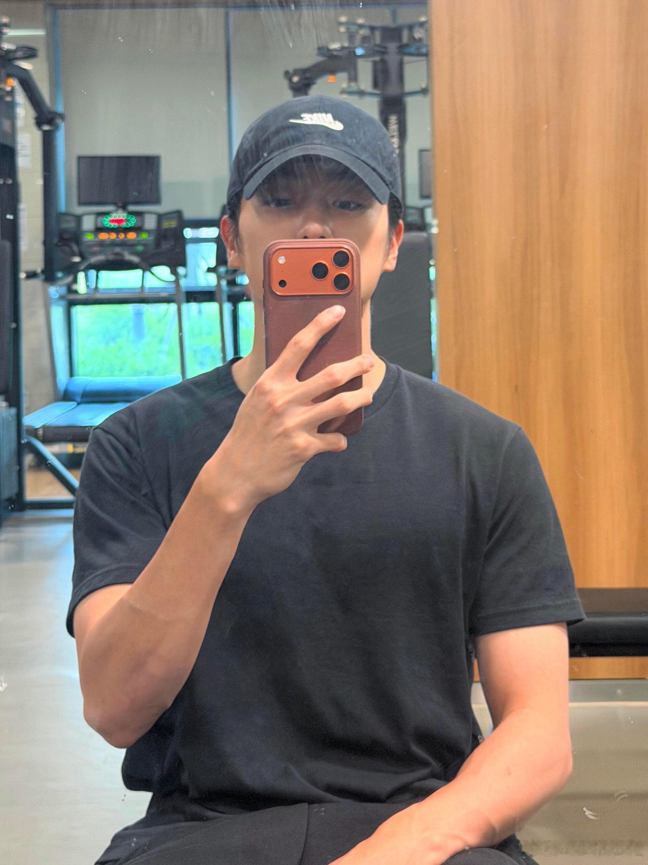 郑在玹咋长成这样了 
