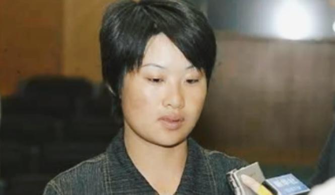 “我保护自己也错了吗！”2003 年，北京，3 位男子深夜强行闯入女生宿舍，殴打