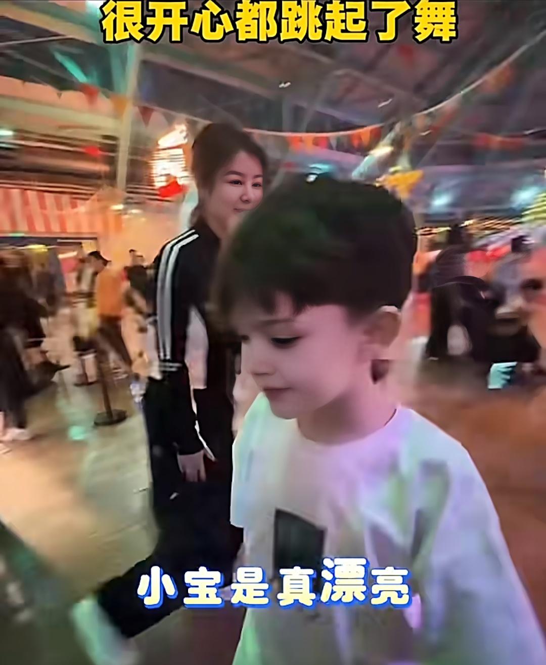 虽然于会长这次已经告别小宝离开了北京，但近些天她带着小宝玩得很开心，也算是真正做