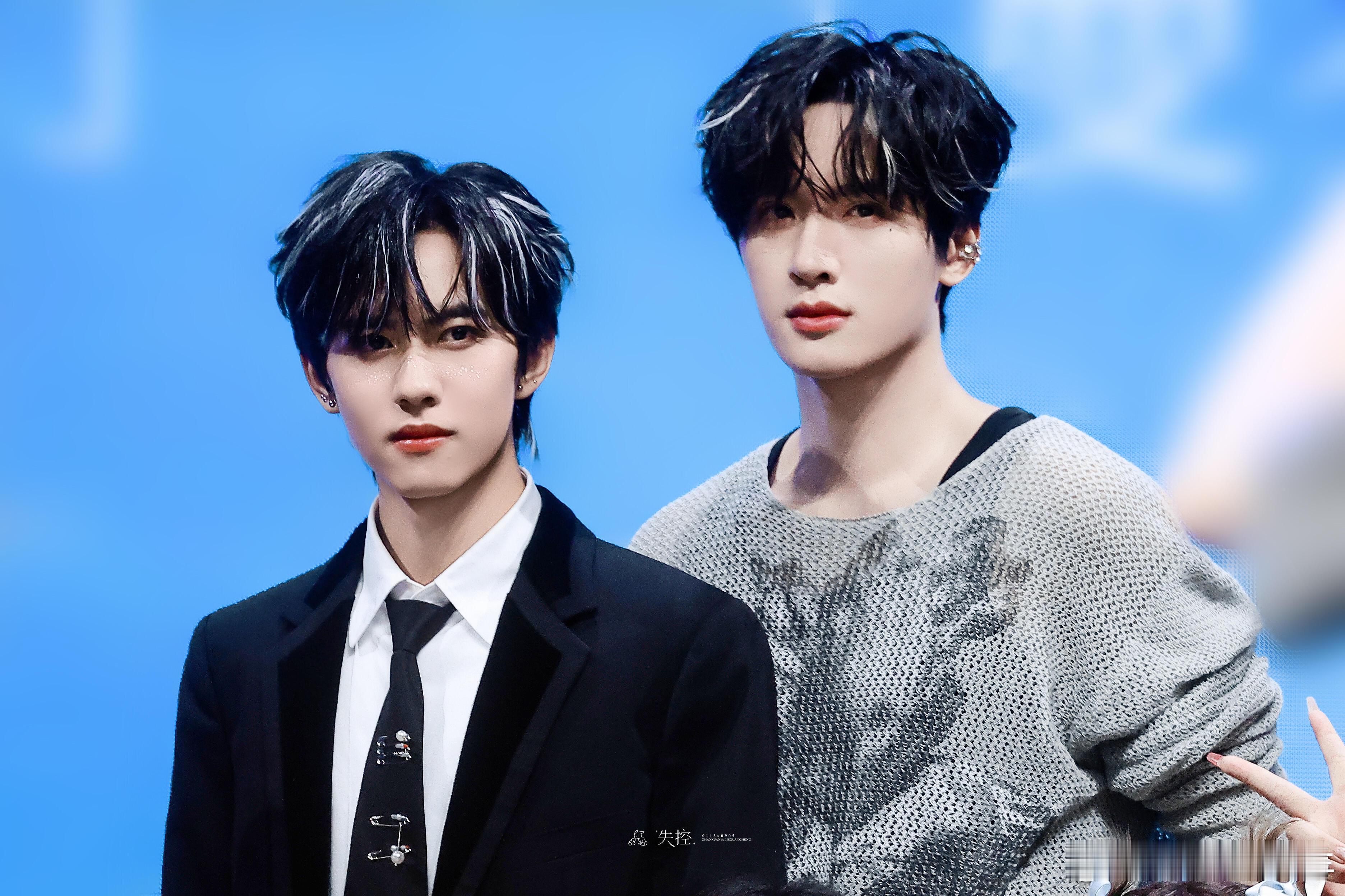 🦊🐰愿神明偏爱，佑展丞一往无前🩷💚 