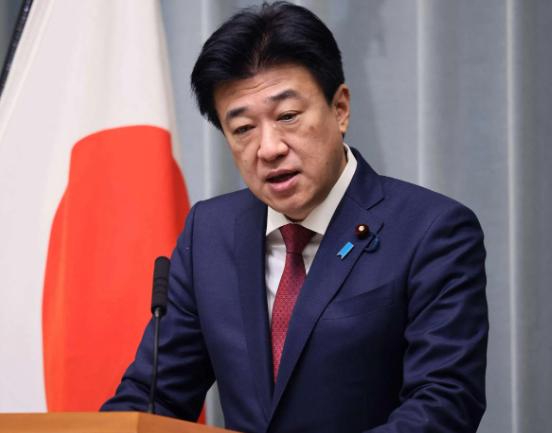 此前不少人觉得稀土出口管制是个漫长的拉锯战，日本凭着庞大的战略储备怎么也能撑个三
