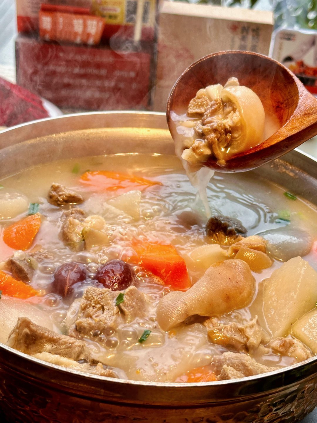 风味人间  ‖  食谱 ‖  零食小吃 ‖月光码头附近 吴越荣记，这家一经常吃 
