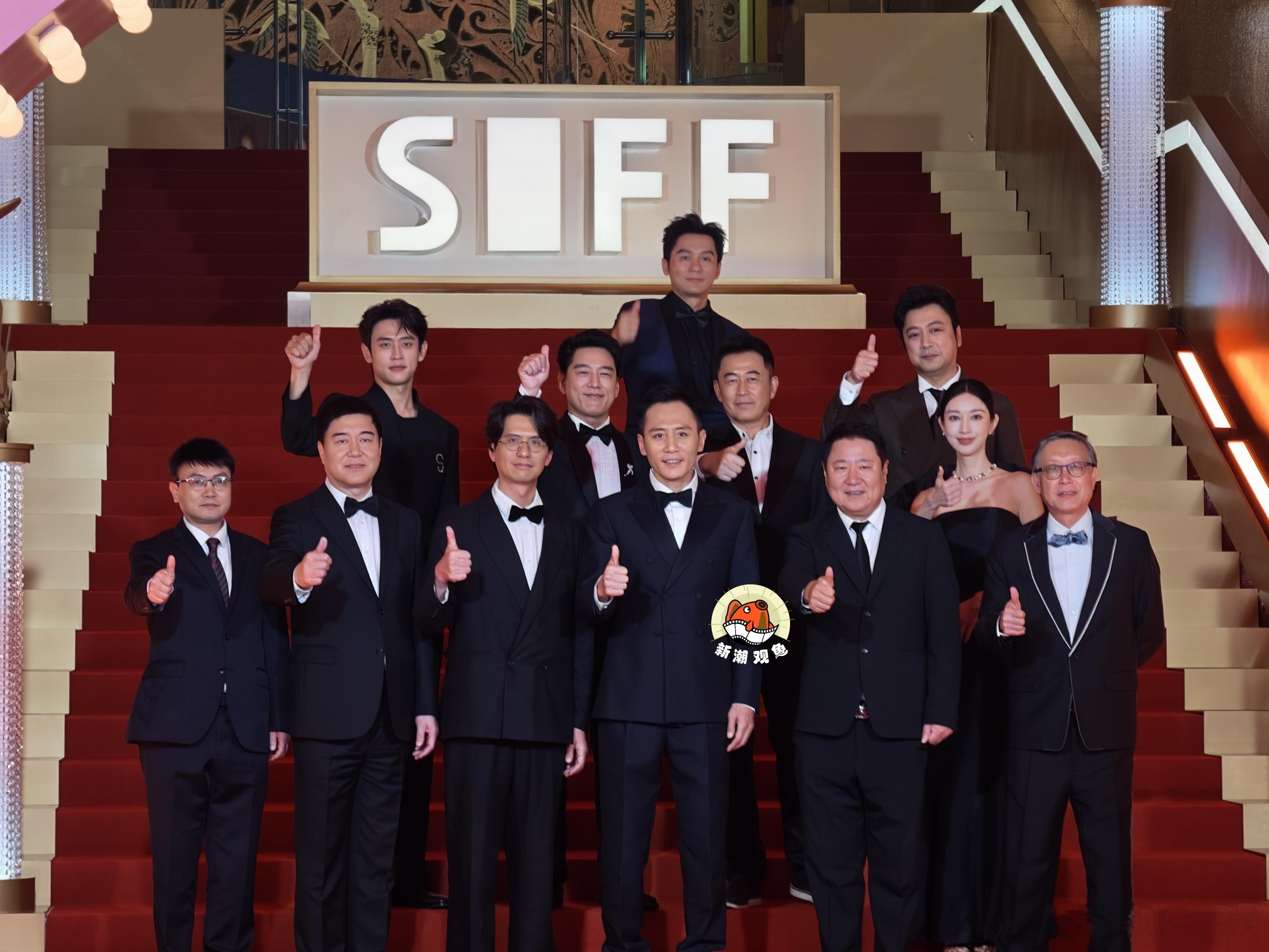 电影四渡剧组亮相上影节红毯 6月13日晚，《四渡》剧组亮相上海国际电影节开幕式红