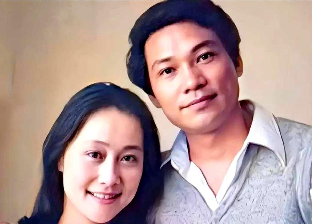 75岁的黄梅莹一场重病，才看清当初下嫁的穷小子金鑫有多狠。当年她演渴望红遍全国，