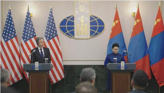 要说全球哪些国家不会受到美国威胁，蒙古国无疑是其中一个，单从地图上来看，蒙古国地