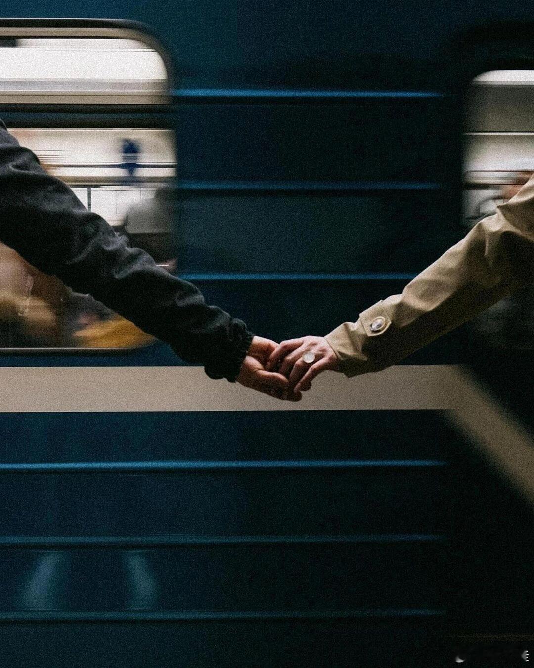 也不是每个人都能功成名就我们大部分人注定是要在日常生活的点滴中去寻找生活的意义人