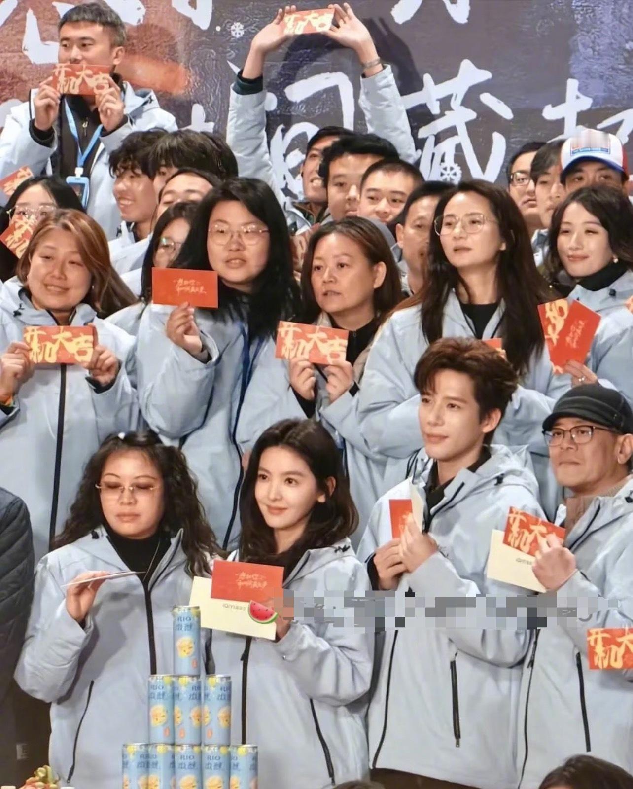 章若楠、王安宇《想把你和时间藏起来》开机同框路透章若楠王安宇排名不分先后