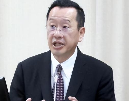 被列入“台独顽固清单”的台湾省“国防部长”顾立雄，居然警告赖清德！他认为如果解放