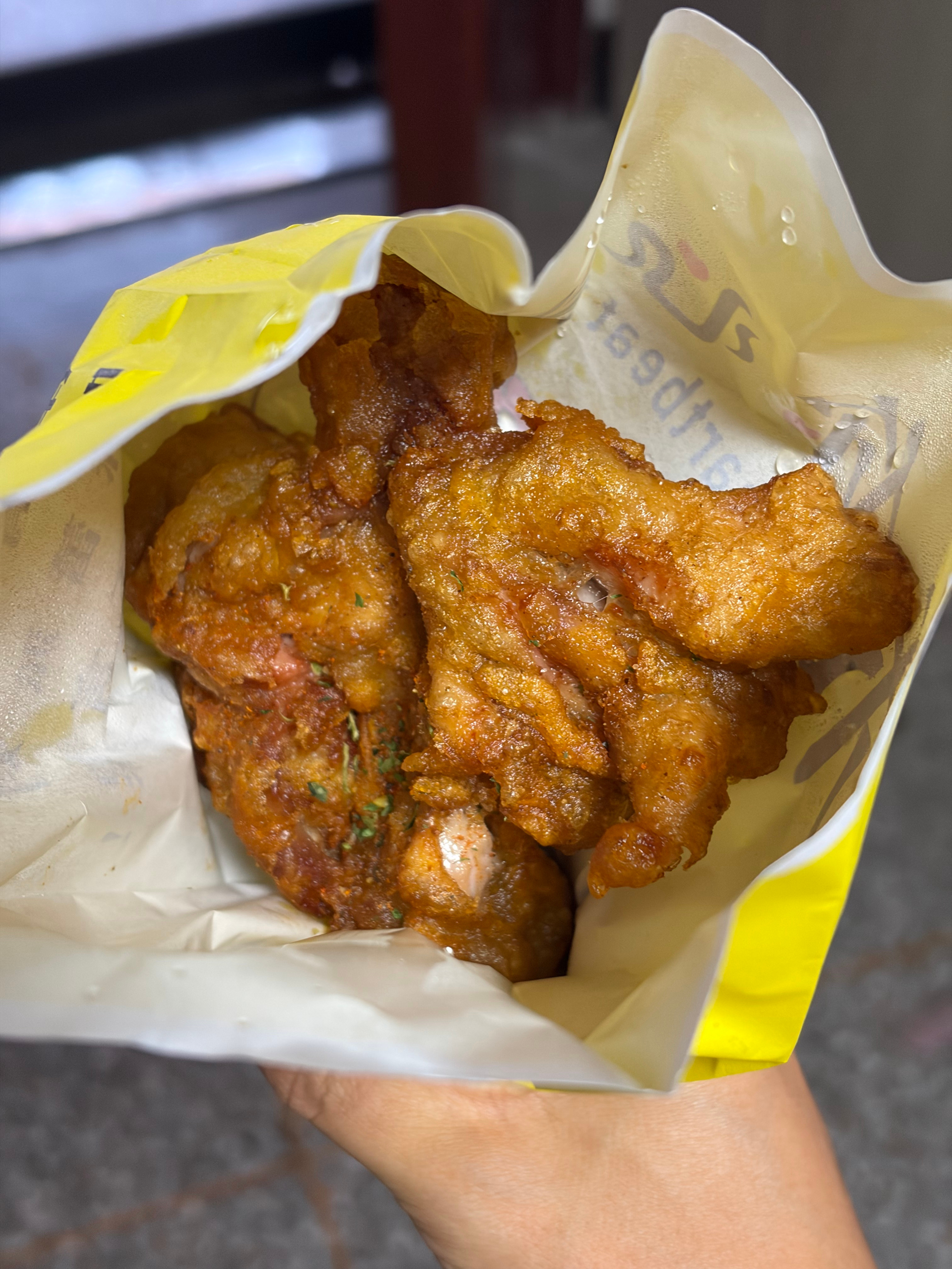 隔壁村里的炸货铺好吃😋 