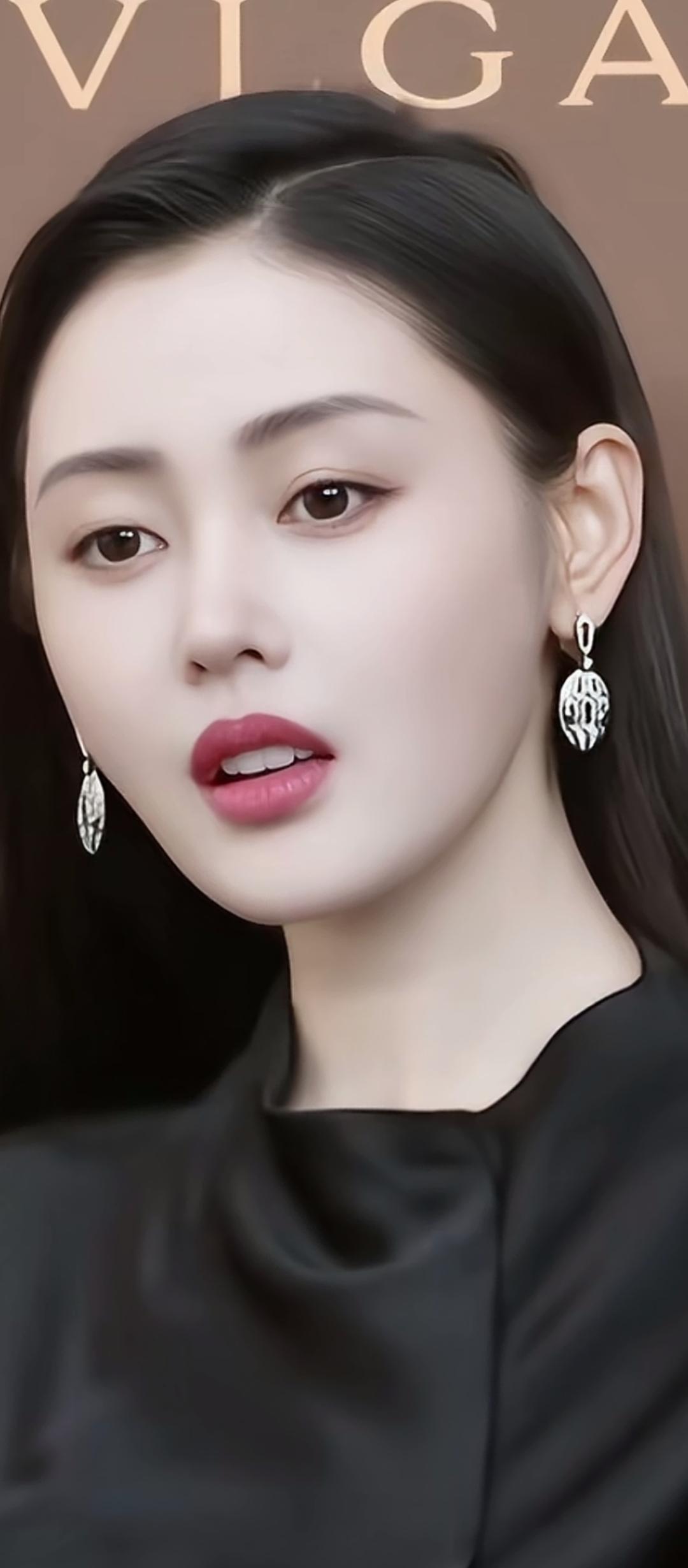 优雅黑丝绒，尽显高贵气质！💎✨