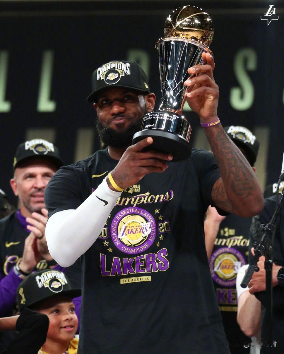 看NBA上咪咕视频

詹姆斯2年800万底薪加盟76人！

北京时间7月24日，