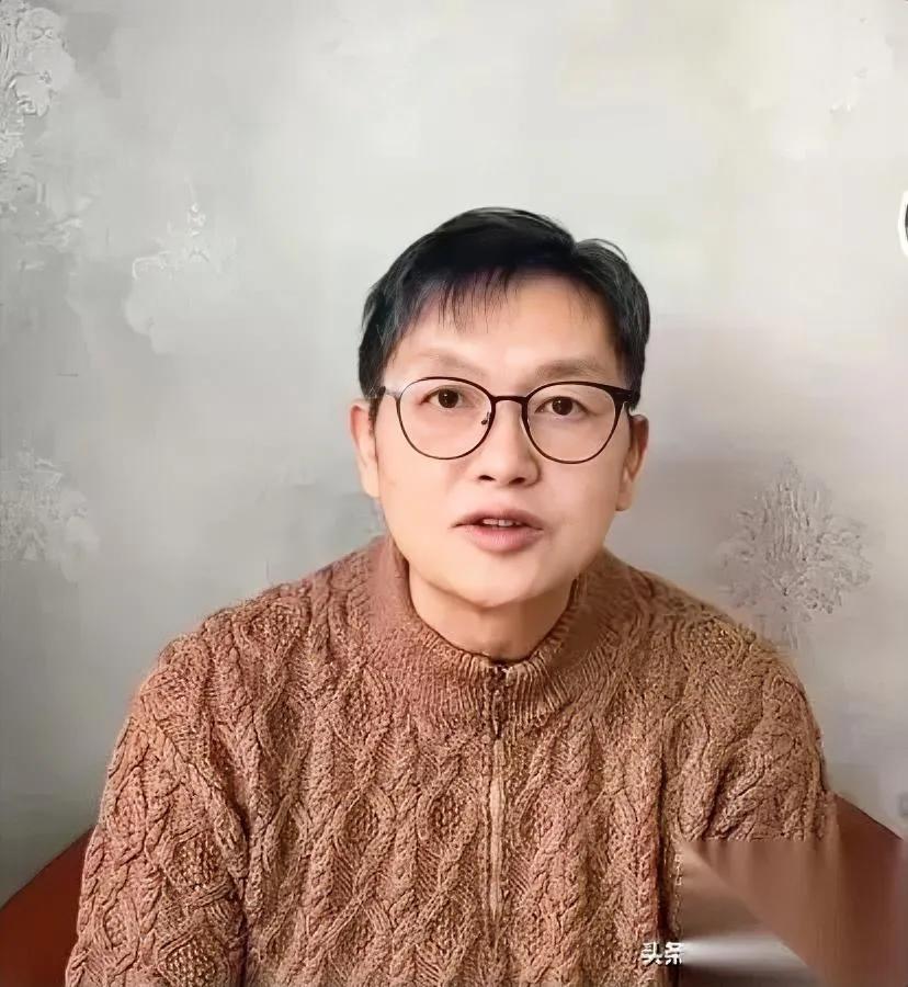 复旦退休教授帮日本洗白？

不是良心坏了，

是留学生意要引流。

顶着复旦的牌