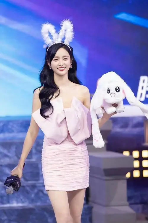 吴宣仪。