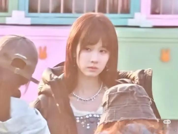 陈都灵玩偶新路透好嫩呀，像古早韩剧小白花 