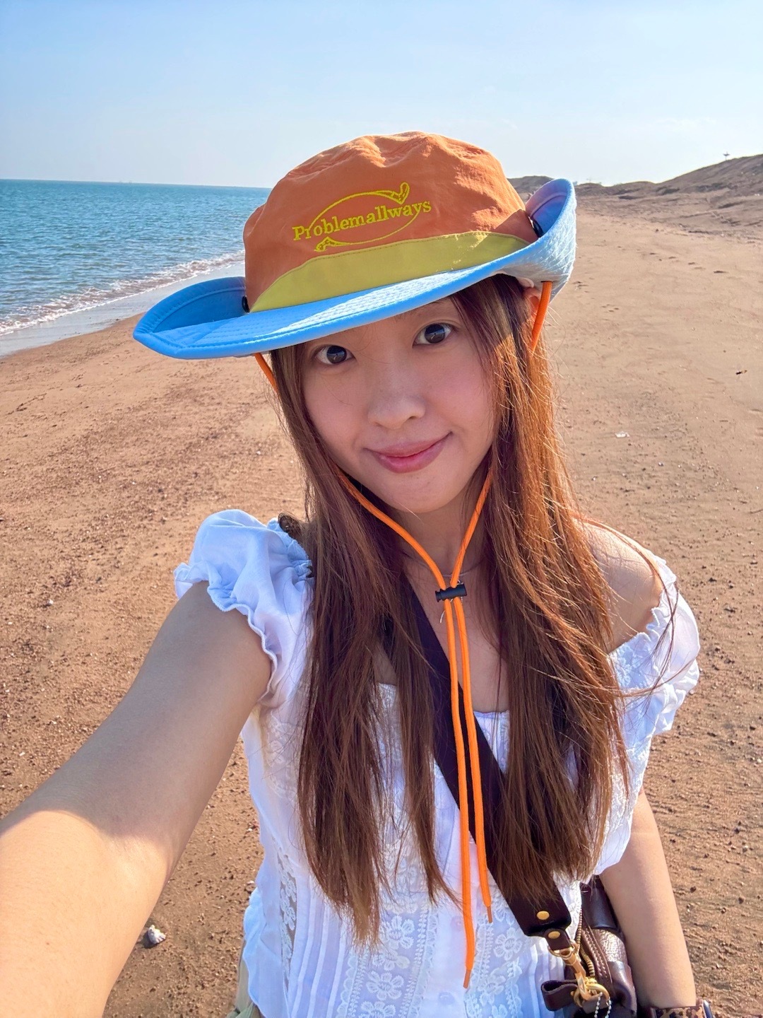 有了一块奖牌 就会想收集更多奖牌哈哈哈周末在海边又和通哥跑了一场半马🏃🏻热情