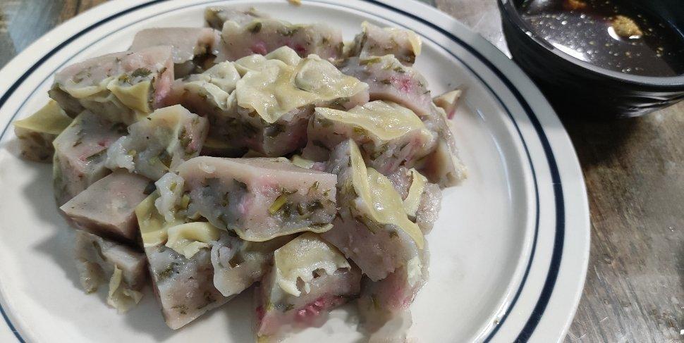 邯郸磁县鼓楼焖子没想明白北方菜的量，点多了。鼓楼焖子（蘸芥末醋）、磁州小炒、腐乳