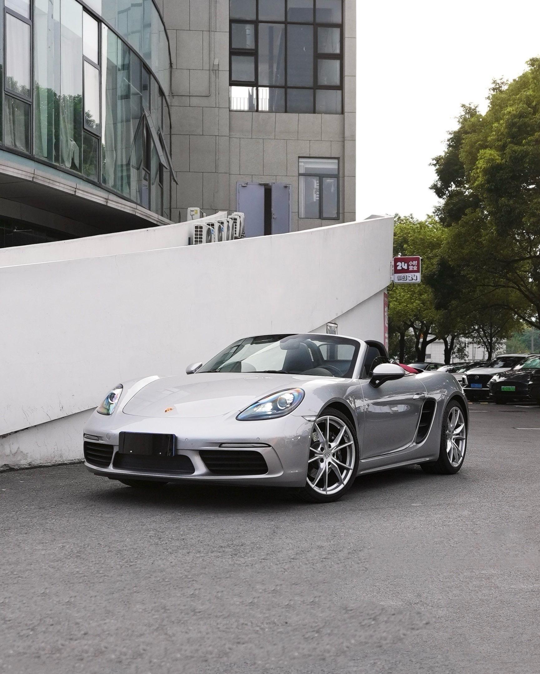 替友出一台23年718boxter.准新车状态 70➕配置单 银外红顶...