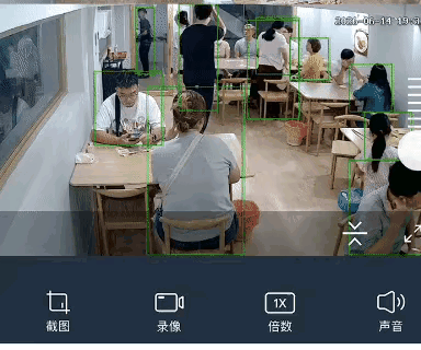 向抱狗进餐厅的人说不！向这位餐厅老板致敬🫡
    你看，这家餐厅来了一桌客人
