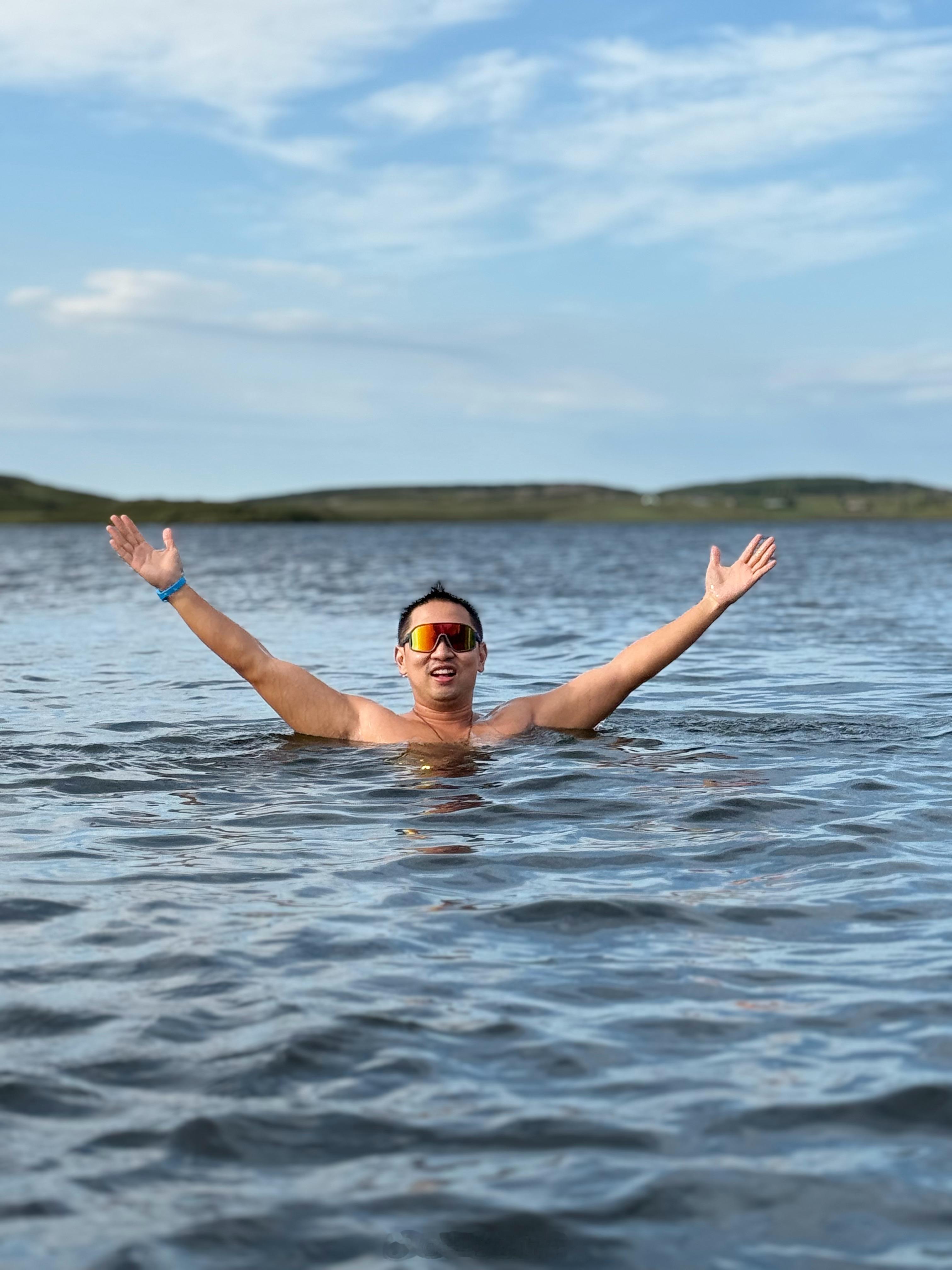 洗了一年冷水澡就为了这一刻，峡湾地貌开放水域5Km[嘻嘻][嘻嘻][嘻嘻]还是有