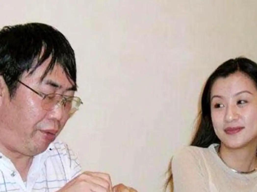 聂卫平与王静：棋坛之外的情感棋局

1990年暮春，北京柳絮纷飞，国家围棋队训练