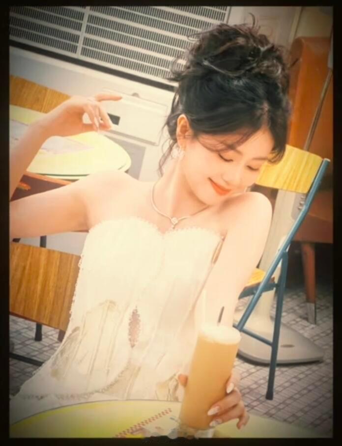 短发也太好看了吧… 