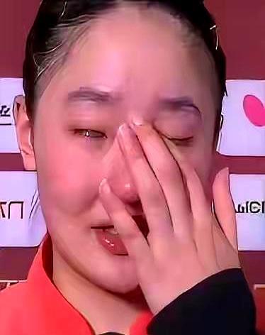 这次WTT重庆冠军赛的退赛，反倒赚翻了。
 
林诗栋因肩伤保护性退赛，陈垣宇、温