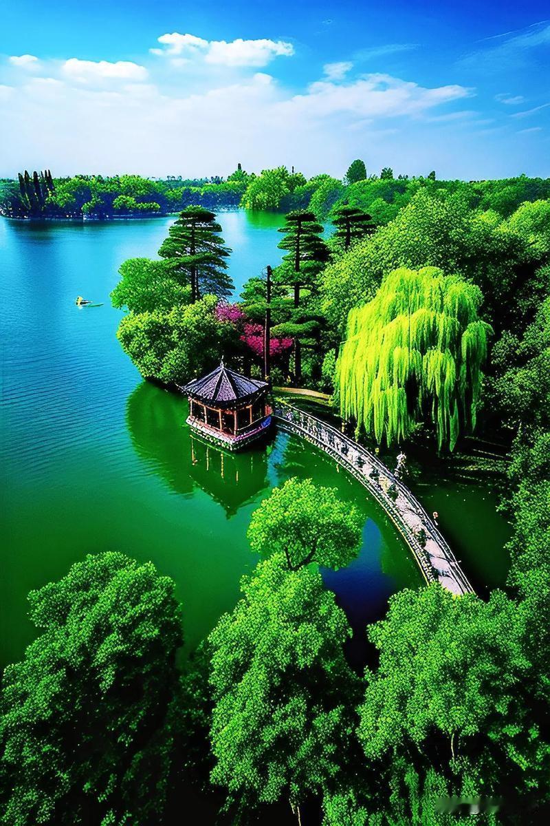 上联：风拂塞北千枝瘦…诚邀下联雨润江南万物翠