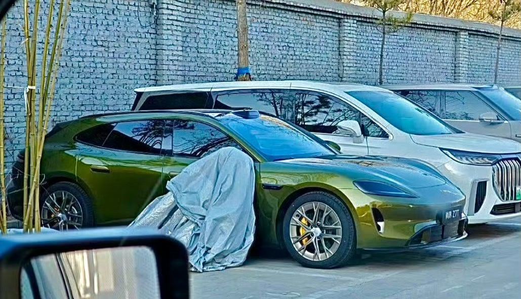 无论是漆面质感还是颜值姿态都非常出众