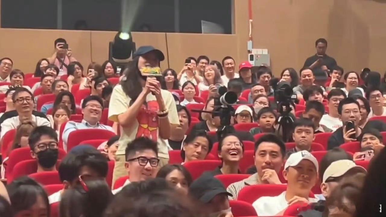 宋佳七年前就嗑上了章宇任素汐章宇想嗑宋佳任素汐 笑到打鸣！宋佳公开“嗑CP心路历